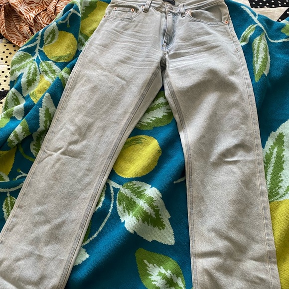 Club Monaco Crop Jeans - Picture 2 of 4